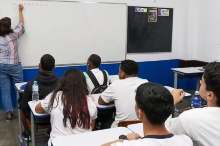 MEC fará concurso unificado para selecionar professores de escolas públicas Estados e municípios poderão participar do prova única
