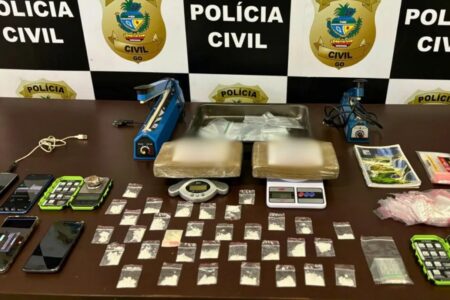 Polícia prende nove pessoas por manter laboratório e vender droga por delivery