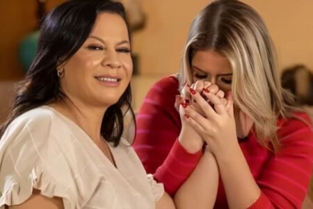 Mãe de Marília Mendonça revela que vai adotar criança: 'Era o sonho dela' Ruth Moreira diz que cumprirá desejo da filha