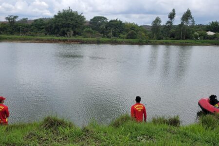 Bombeiros resgatam corpo de jovem de 21 anos em represa de Cocalzinho de Goiás