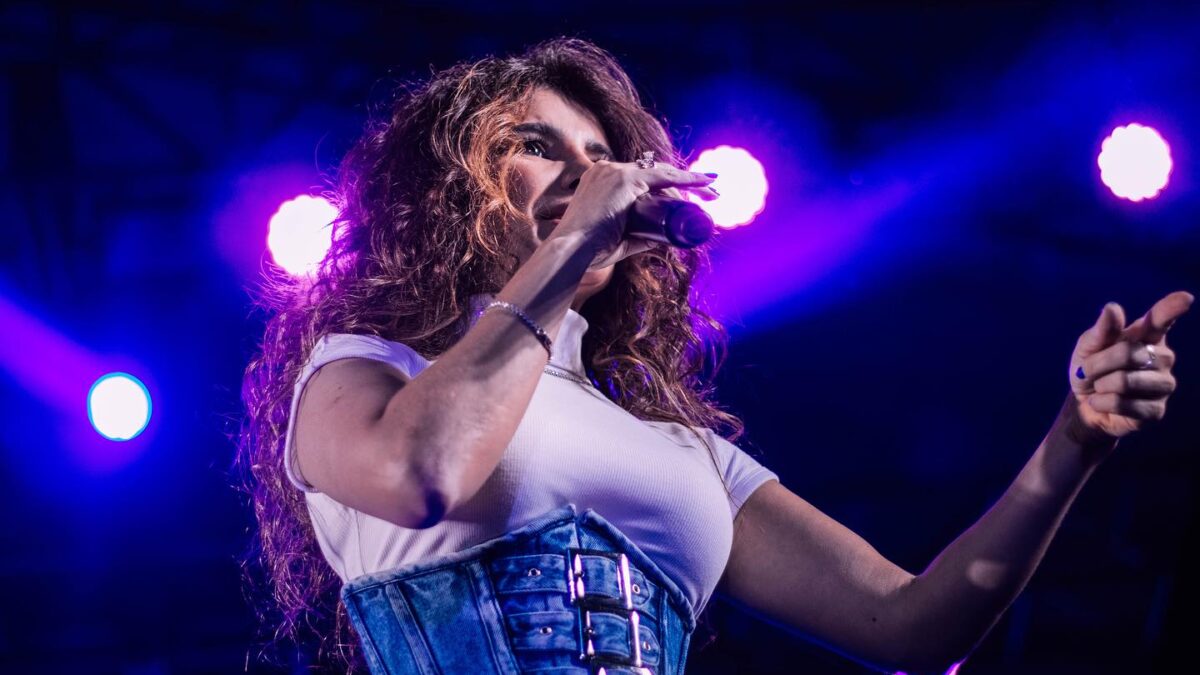 Paula Fernandes fará show beneficente em Goiânia