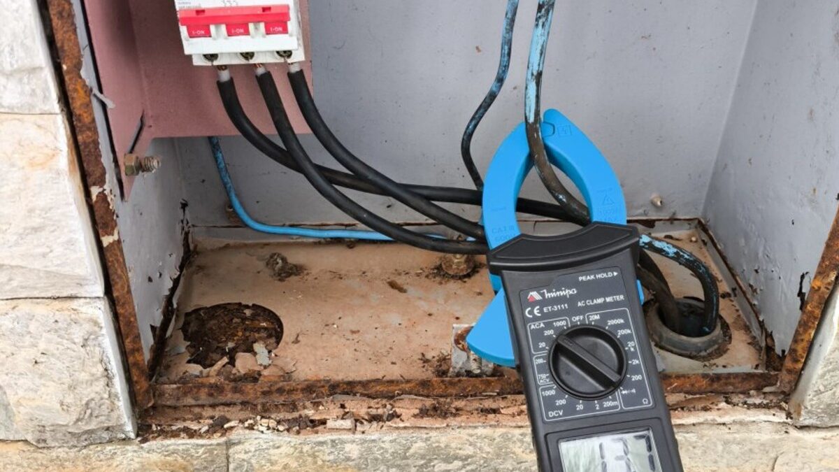 Suspeito é preso por furto de energia elétrica em residência de alto padrão em Trindade