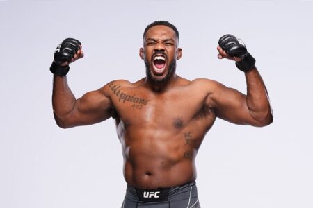 Jon Jones defende cinturão dos pesos-pesados