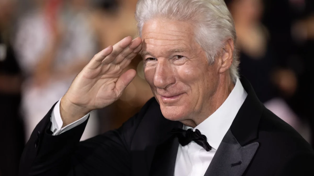 Após vitória de Trump, Richard Gere vende mansão nos EUA e se muda para a Espanha com a esposa