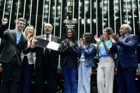 João Vitor Paiva em sessão do Senado (Foto: Divulgação)