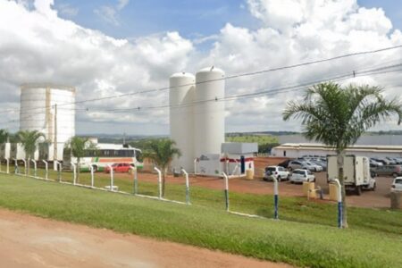 Vazamento de amônia em frigorífico de Inhumas deixa três feridos Um funcionário do local foi resgatado inconsciente