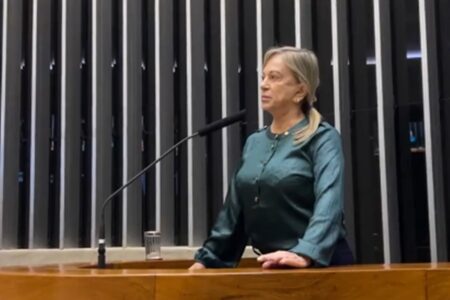 "Até bicicleta motorizada terá que pagar": deputada critica nova taxa de Caldas Novas