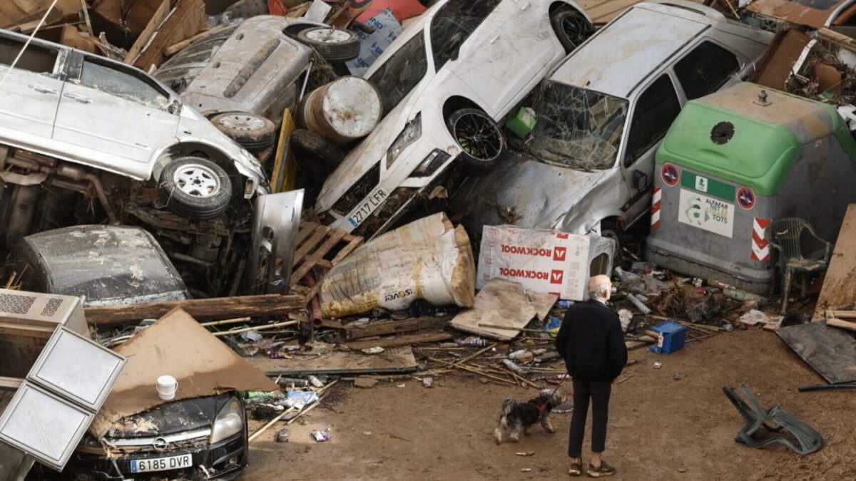 Sobe para 205 número de mortes na maior enchente do século na Espanha Governo ainda busca desaparecidos no país