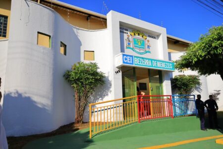 Prefeito Rogério suspende eleição para diretores de escolas municipais de Goiânia