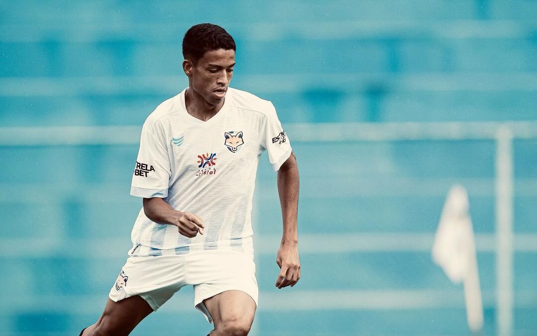 Jeferson Pires assina contrato profissional com o Grêmio Anápolis e comemora acerto nas redes sociais: “Sonho de criança realizado”