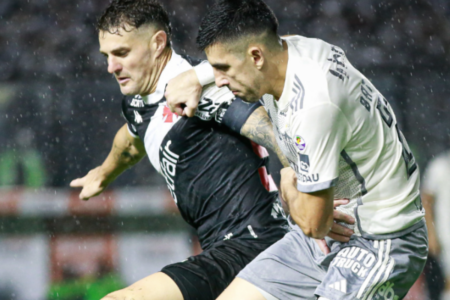 Vegetti, atacante do Vasco, na mira do Corinthians (Foto: Divulgação)