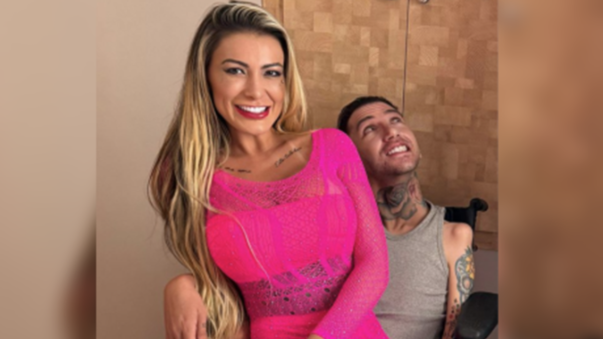 Andressa Urach com o cadeirante Gabriel Brito (Foto: Reprodução)