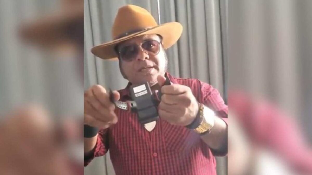 Moraes determina prisão de radialista que quebrou tornozeleira em vídeo Roque Saldanha diz no vídeo para o ministro enfiar tornozeleira no cu