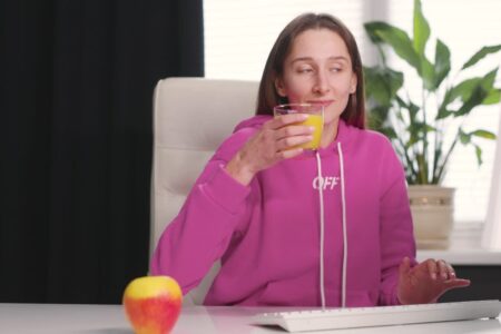 Sober shaming: o que é a prática de constranger quem largou o álcool Dar satisfação aos outros é maior barreira para 1 a cada 3 pessoas