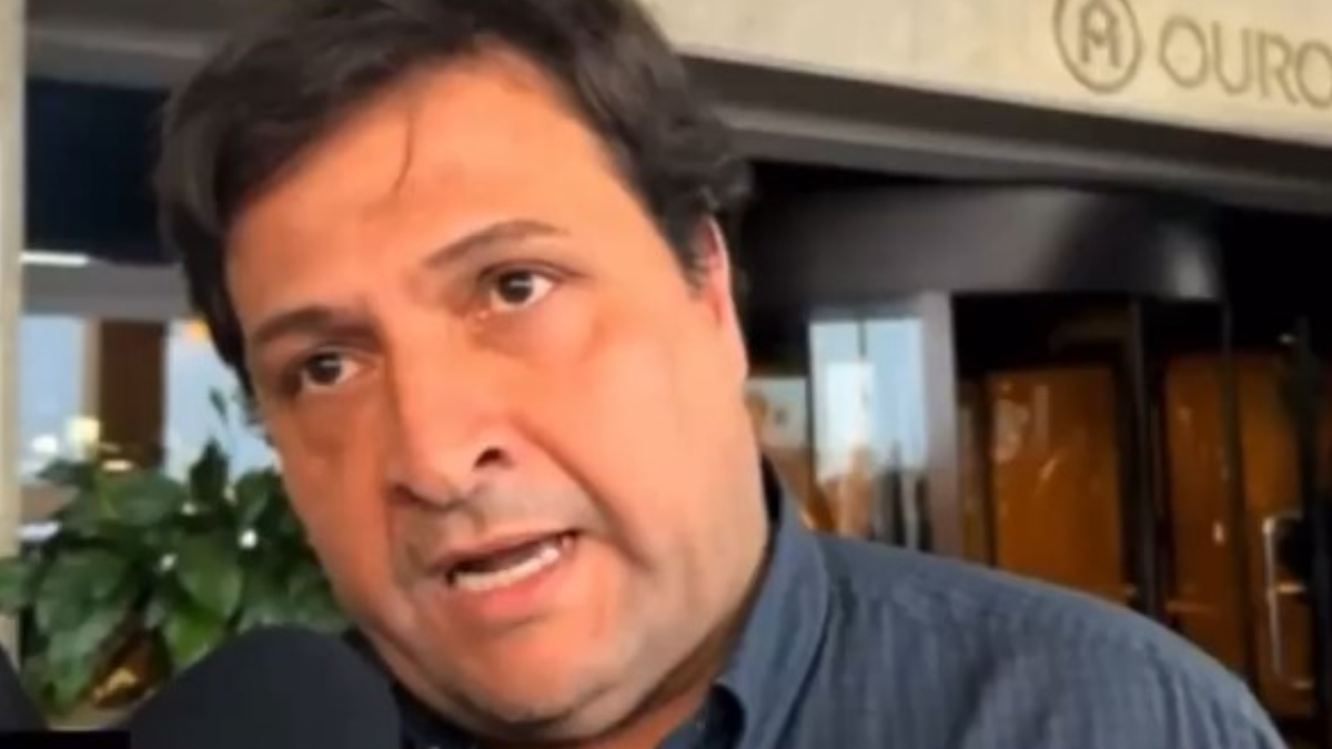 Presidente do Grêmio, Alberto Guerra, em bate-boca com jornalista (Foto: Reprodução)