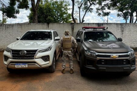 Suspeito de roubar camionete em MG morre em confronto com PM em Goiás