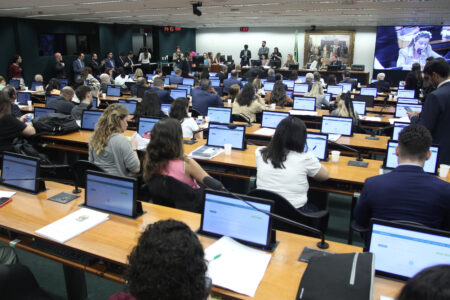 CCJ discute projeto que acaba com aborto legal (Foto: Divulgação)