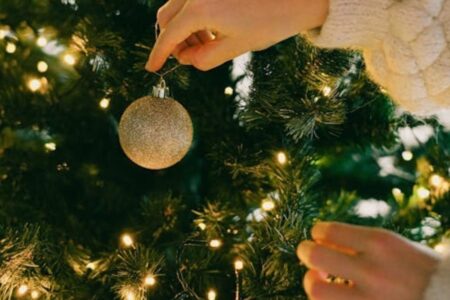 Por que hoje é a data certa para montar a árvore de Natal? Veja o que diz a tradição cristã Veja também a origem da árvore de Natal