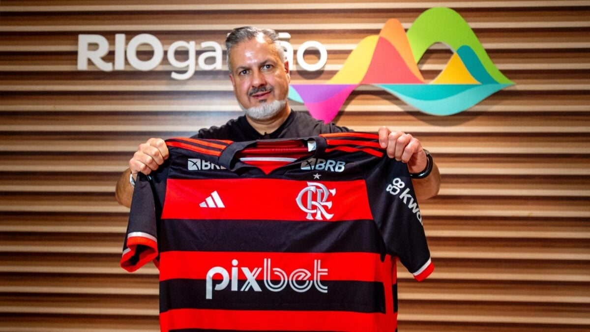 José Boto com camisa do Flamengo