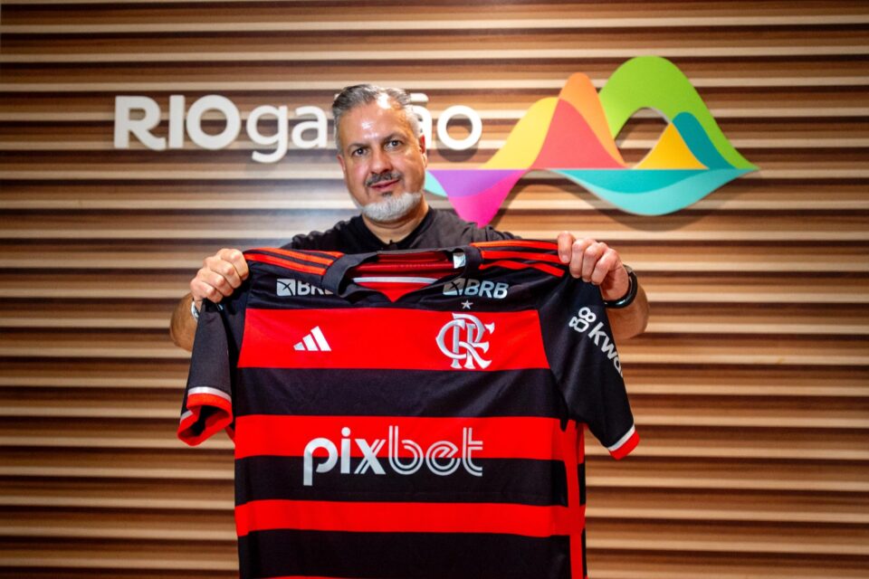 José Boto com camisa do Flamengo