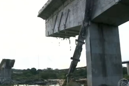 Ponte que desabou entre Tocantins e Maranhão (Foto: Reprodução)