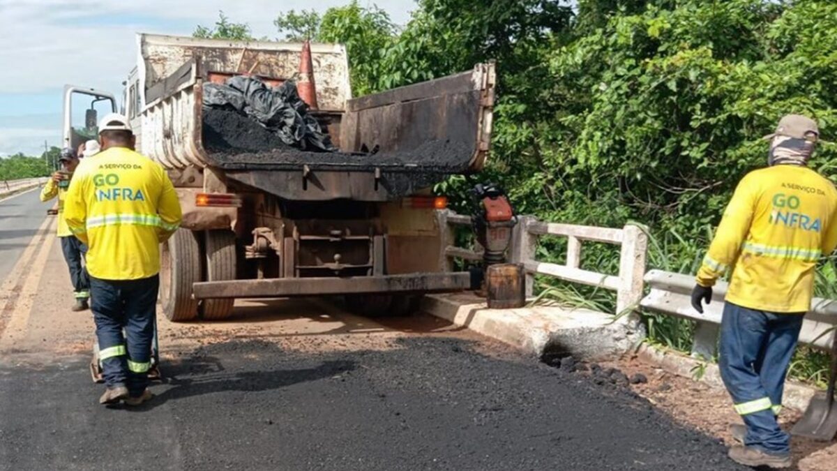 Goinfra contém erosão em ponte sobre o Rio Crixás, na GO-164