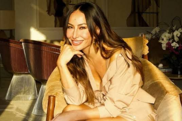 Sabrina Sato simula nudez completa em look para o carnaval; veja fotos Produção ousada virou assunto nas redes sociais