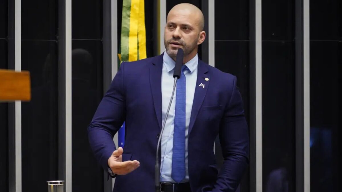 Daniel Silveira é preso pela Polícia Federal no Rio Ex-deputado descumpriu determinações da liberdade condicional de Alexandre de Moraes