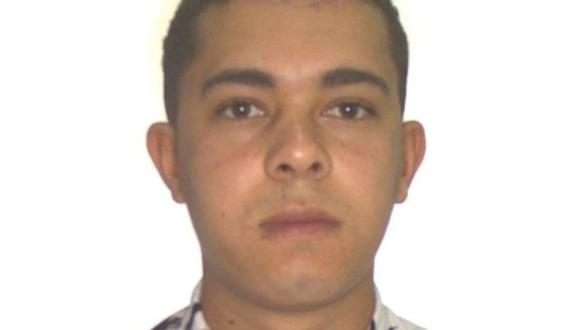 Jovem é morto a facadas após reclamar de som alto em Aparecida O assassino, de primeiro nome Jefferson, ainda não foi localizado