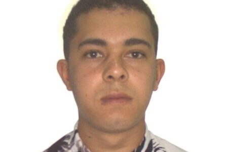 Jovem é morto a facadas após reclamar de som alto em Aparecida O assassino, de primeiro nome Jefferson, ainda não foi localizado