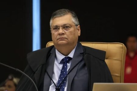 Dino suspende pagamento de R$ 4,2 bilhões em emendas e pede investigação da PF ministro do STF suspensão das comissões da Câmara