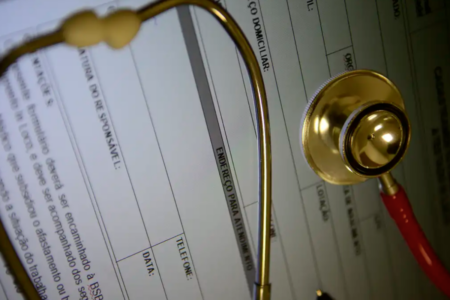 Em ano de lucro recorde, planos de saúde retêm R$ 5,8 bi de hospitais privados e impactam expansão de leitos