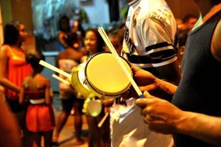 Evento será realizado na Praça Central, a partir das 12h Samba da Praça Central acontece no Setor Pedro Ludovico neste sábado (07)