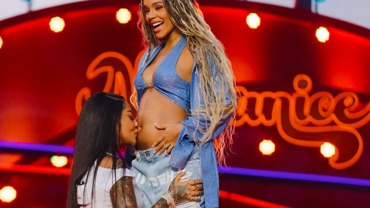 Ludmilla e Brunna Gonçalves também comemoram 5 anos de casadas (Foto: Reprodução)