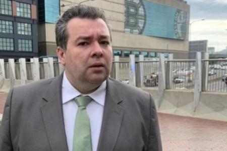 Narrador Rômulo Mendonça fez Ney Latorraca virar bordão (Foto: Reprodução)