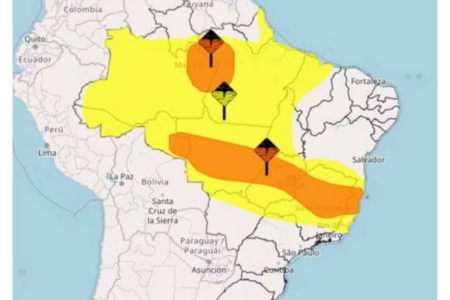 Imagem colorida mostra um mapa do Brasil com as cores laranja e amarela mostrando a possibilidade de chuvas.