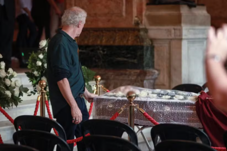 Edi Botelho, viúvo de Ney Latorraca (Foto: Victor Chapetta / Agnews)