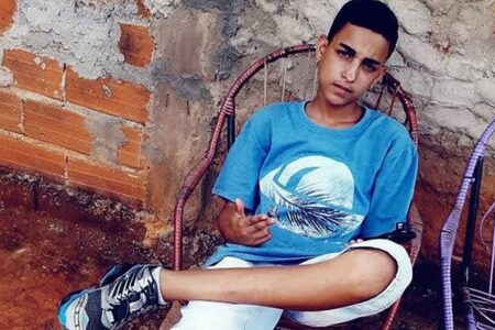 Promotoria denuncia PMs por morte de adolescente desaparecido há 6 anos em Goiás João Vitor, 14; outros três jovens morreram na ação