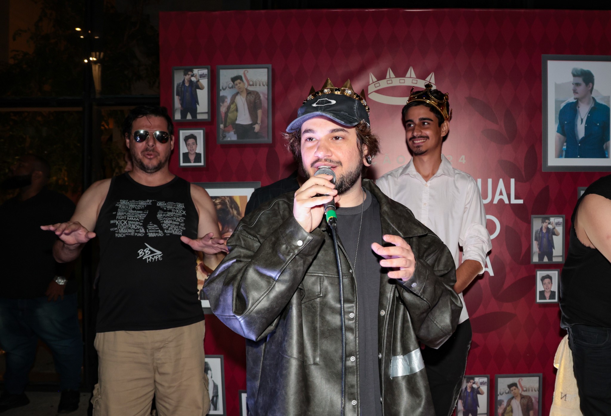 Luan Santana participa de encontro de sósias em São Paulo