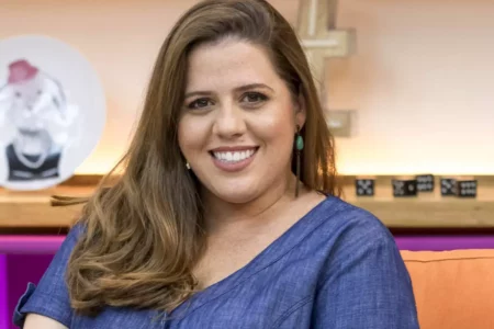 Tati Machado se emociona ao descobrir gravidez; vídeo