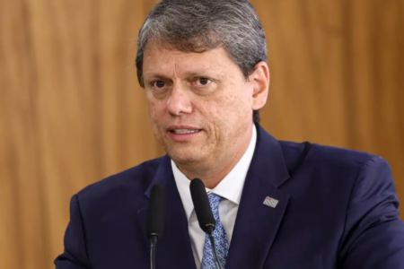 Governo Tarcísio pede ao STF que PM possa priorizar uso de câmeras em grandes operações