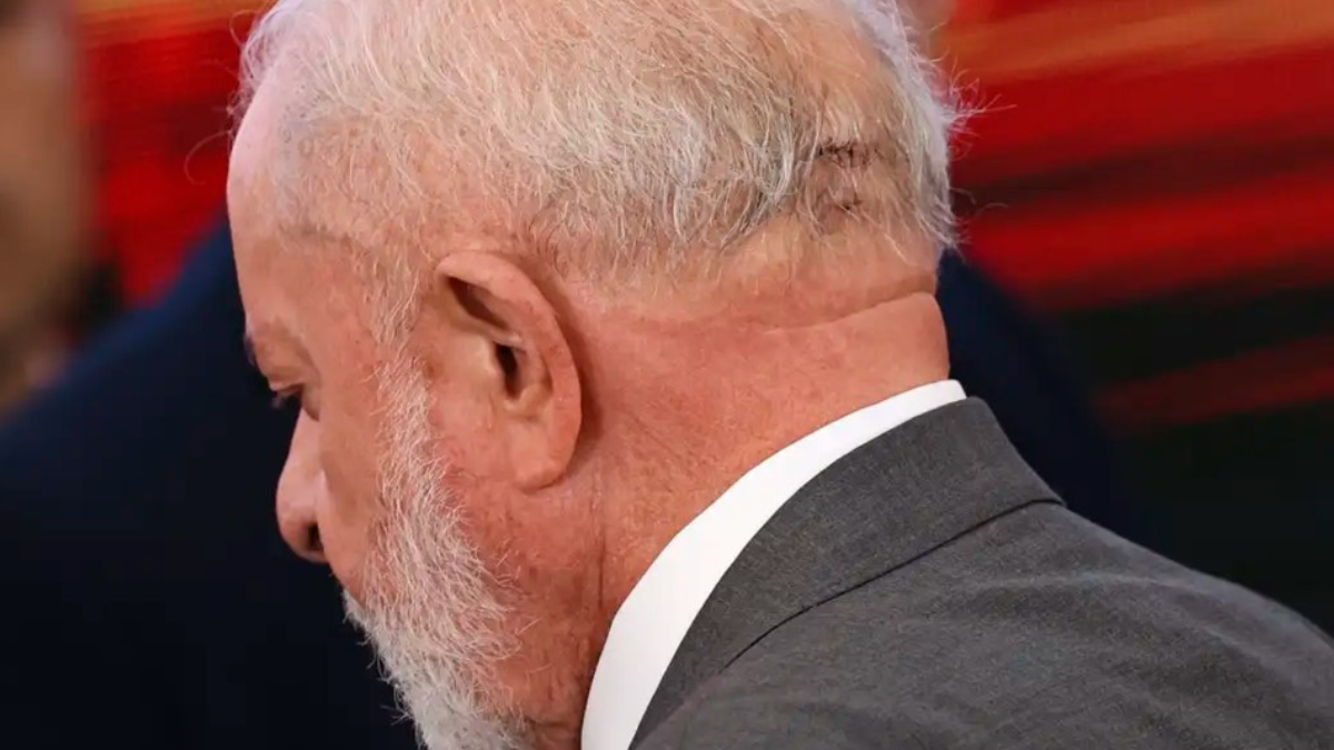 Lula retorna ao Sírio-Libanês para tomografia três semanas após cirurgia