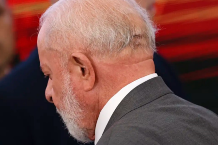 Lula retorna ao Sírio-Libanês para tomografia três semanas após cirurgia