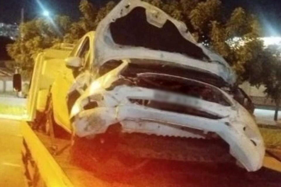 Mulher e criança são atropeladas após motorista desviar de carro que fez conversão errada, em Goiânia