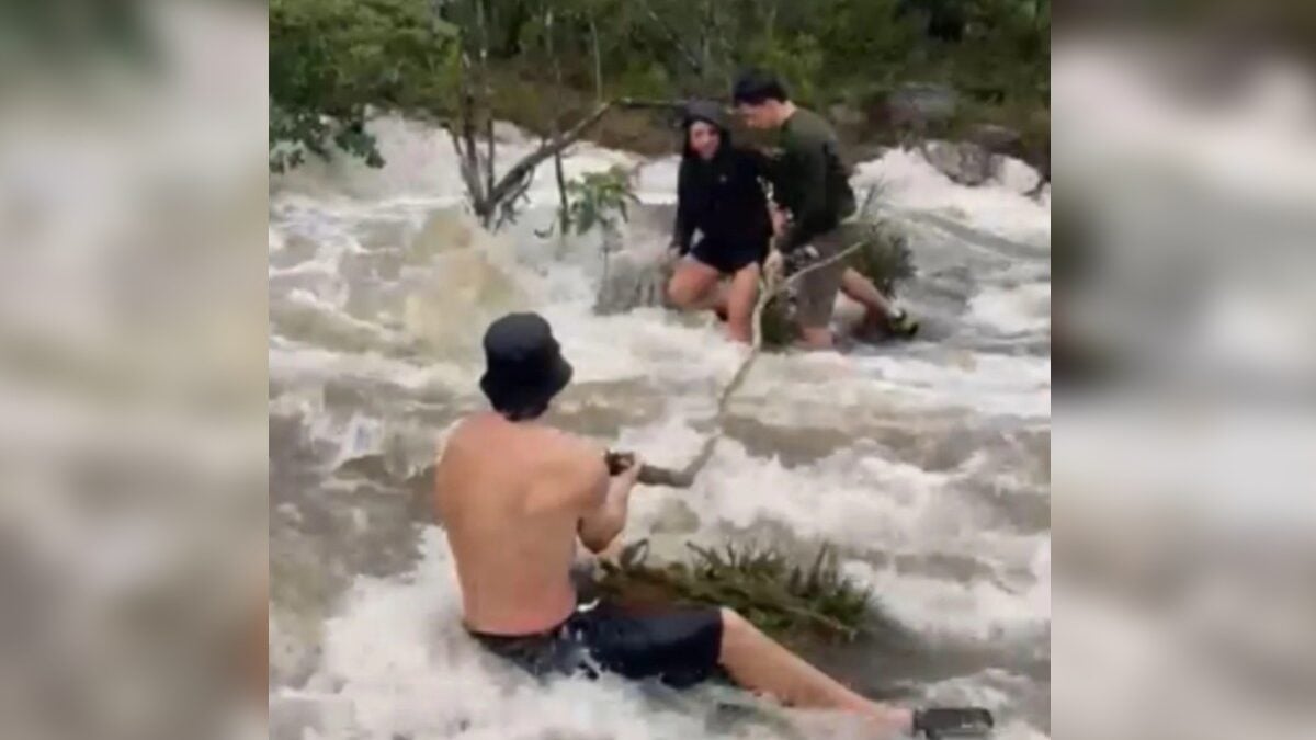 Cabeça d'água invade trilha na Chapada dos Veadeiros