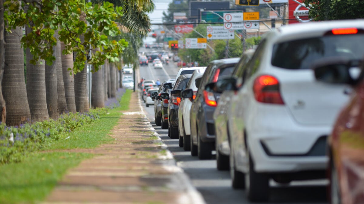 Trânsito em Goiânia (foto: Jucimar de Sousa)