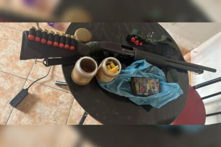 Mulher de 18 anos é presa com drogas e arma irregular em Bom Jesus de Goiás