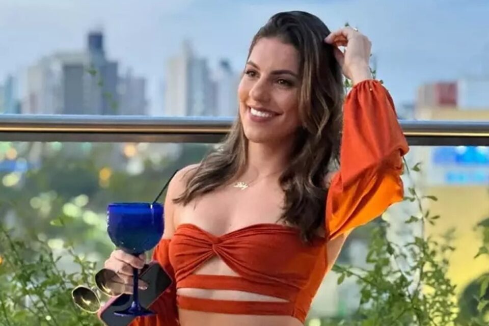 Mulher morre após motorista de app entrar por engano em favela no Rio de Janeiro Vítima era paulista e estava de férias na cidade