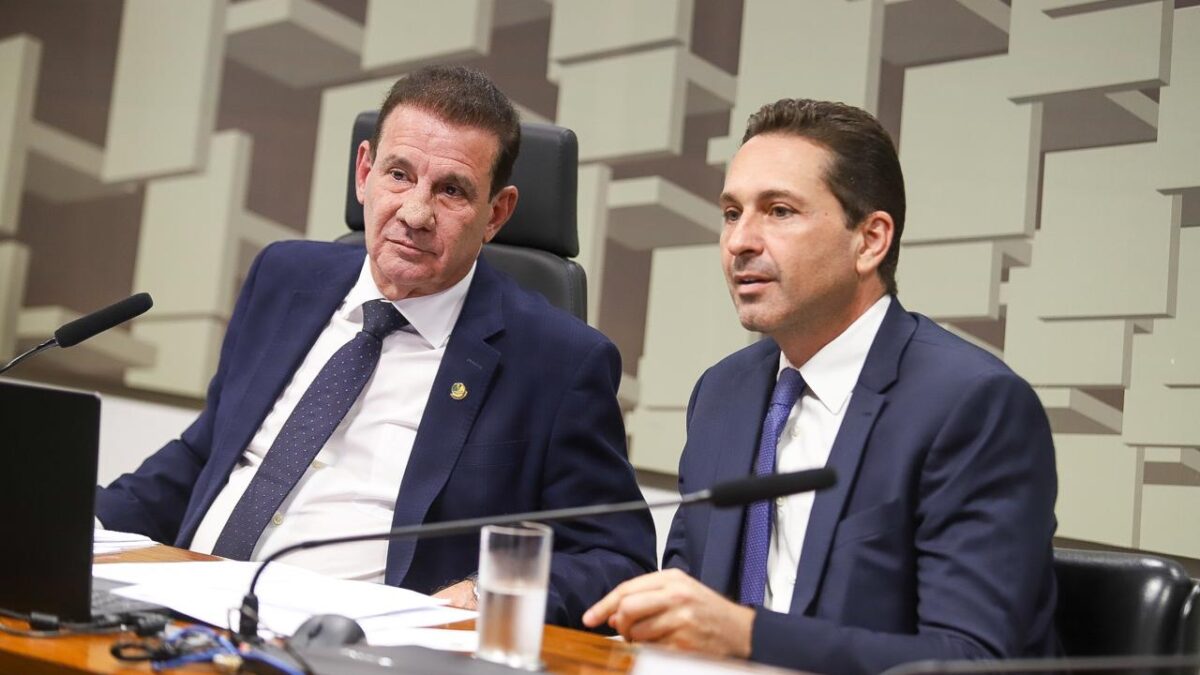 Senador Vanderlan Cardoso e prefeito de Aparecida, Leandro Vilela (Foto: Divulgação)