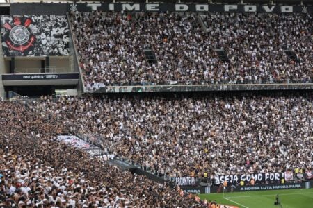 Torcida em estádio